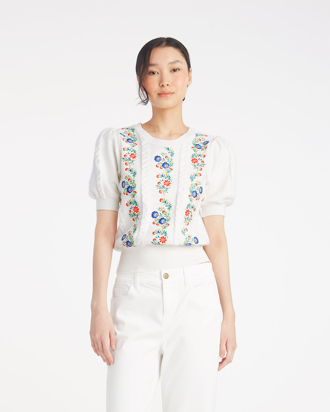 Short Sleeve Sweater with Floral Embroidery