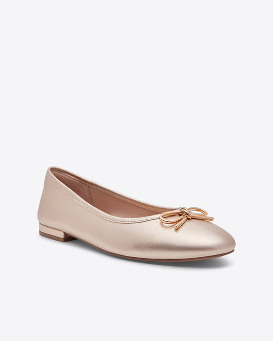 Eloise Bow Flat
